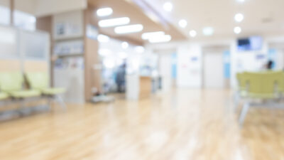 足りない専門医、支える現場 ― 児童精神医療と院内学級の現実